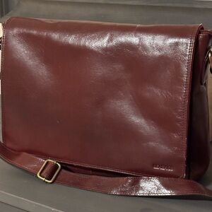 Man/woman Messanger Genuine Leather. Laptop up to 15 inches.
